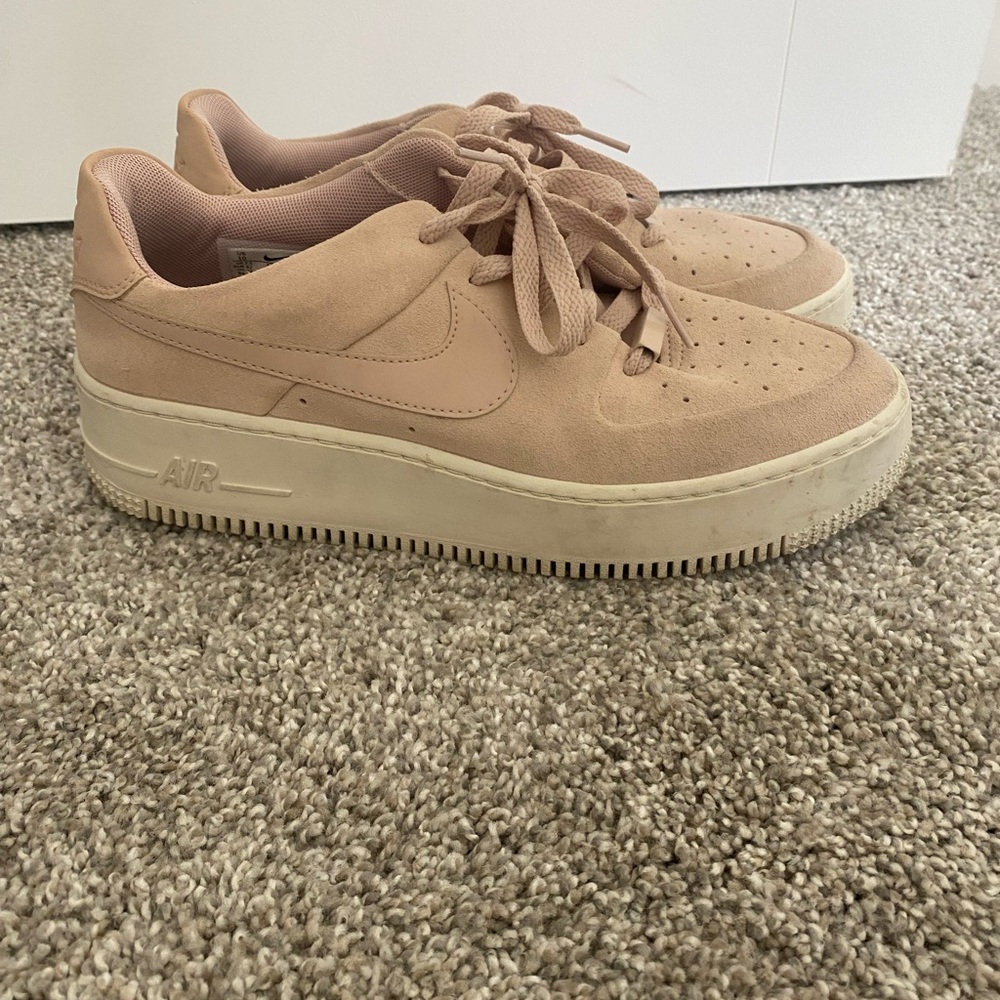 Nike Women's Beige Sneakers